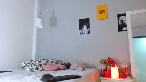 Kim  Yuk online show from December 2024 09:50:01 PM