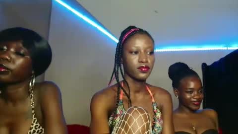 Kimberly online show from November 2025 04:00:02 PM