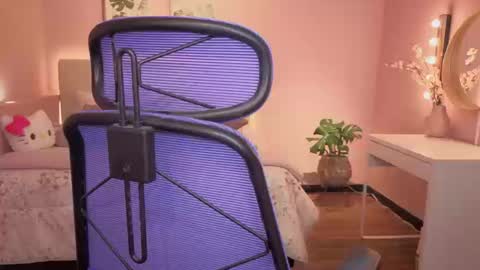 Kimberly 1200-1900 GMT-5 online show from September 2025 12:25:02 AM