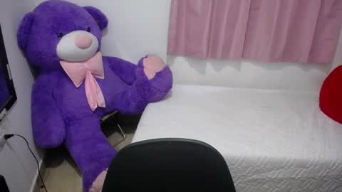 Snapshot of kimberly_slim chatting on November 2025 11:21:01 AM Kim online show from November 2025 11:21:01 AM