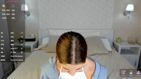 Jennifer online show from October 2025 11:14:01 PM