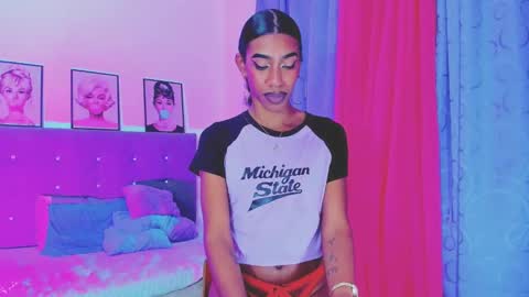 Your Queen KIM online show from January 2025 06:07:01 PM