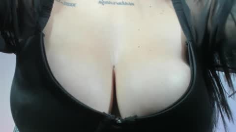 Snapshot of kimberlycoxxx chatting on February 2025 06:21:02 PM kimberly online show from February 2025 06:21:02 PM