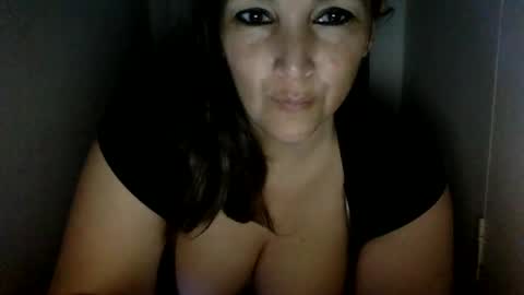 Snapshot of kimberlylynn chatting on January 2025 10:32:02 AM KimberlyLynn online show from January 2025 10:32:02 AM