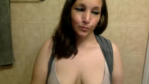 Snapshot of kimberlylynn chatting on October 2025 09:54:02 AM KimberlyLynn online show from October 2025 09:54:02 AM