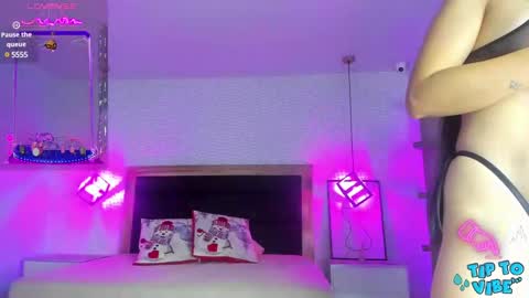 Snapshot of kimdavies chatting on December 2024 12:44:02 PM KAREN online show from December 2024 12:44:02 PM