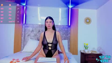 Snapshot of kimdavies chatting on November 2025 07:03:01 PM KAREN online show from November 2025 07:03:01 PM