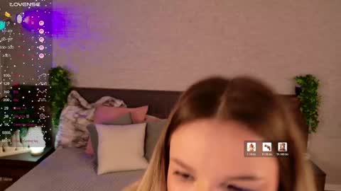 KimEvanss online show from April 2026 11:02:02 AM