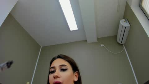 kimi_ivy online show from December 2024 11:36:01 AM