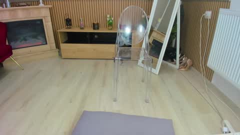 kimi_ivy online show from January 2025 07:47:02 AM