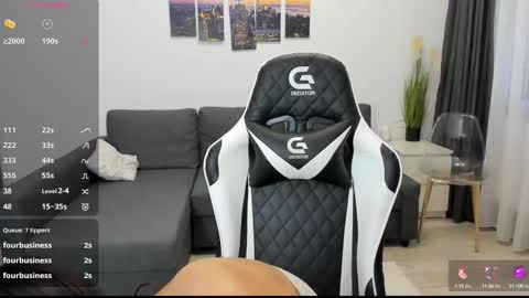 kimi_ivy online show from September 2025 04:14:02 AM