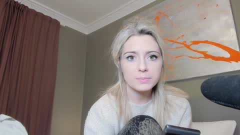 Wolfs Girl online show from December 2024 08:58:02 PM