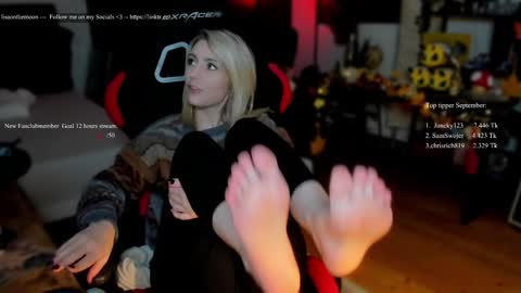 Wolfs Girl online show from September 2025 05:27:01 PM