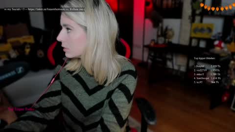 Wolfs Girl online show from October 2025 07:22:01 PM