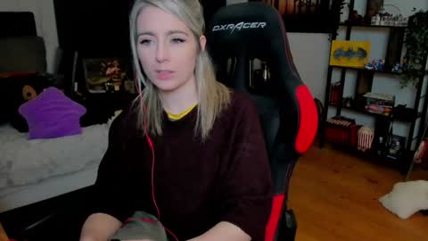 Snapshot of kimilee22 chatting on March 2026 07:41:01 PM Wolfs Girl online show from March 2026 07:41:01 PM