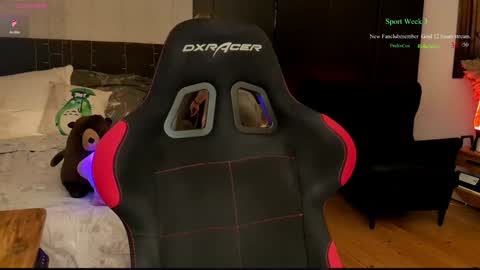 Snapshot of kimilee22 chatting on March 2026 06:25:02 PM Wolfs Girl online show from March 2026 06:25:02 PM