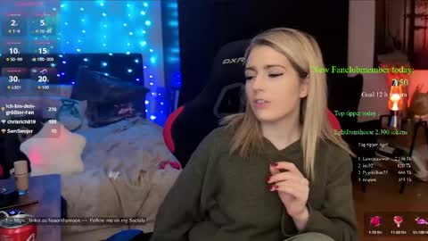 Snapshot of kimilee22 chatting on April 2026 02:55:01 PM Wolfs Girl online show from April 2026 02:55:01 PM