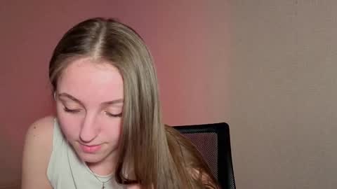 Snapshot of kimireaves chatting on March 2026 12:10:02 PM Karma online show from March 2026 12:10:02 PM