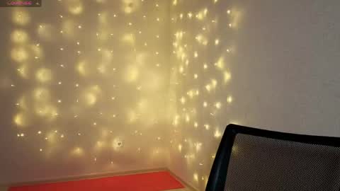 Snapshot of kimireaves chatting on April 2026 11:35:01 AM Karma online show from April 2026 11:35:01 AM