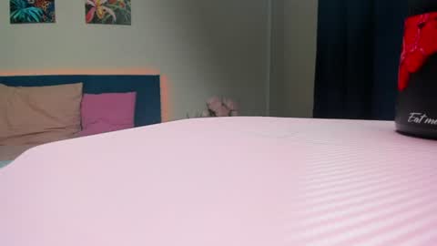 kimkittyns online show from June 2026 10:08:01 PM