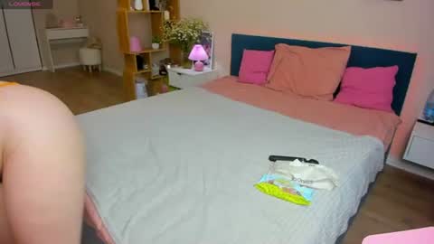 kimkittyns online show from June 2026 03:20:02 AM