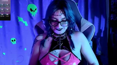   online show from December 2025 02:32:02 PM