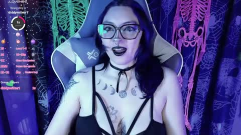 Snapshot of kimlennox__ chatting on April 2026 01:55:02 PM Kim Lennox online show from April 2026 01:55:02 PM