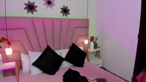 kimluna1 online show from February 2026 03:04:02 AM