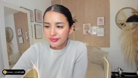 Kim  online show from January 2025 07:37:01 PM