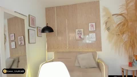 Kim  online show from February 2025 09:18:01 PM