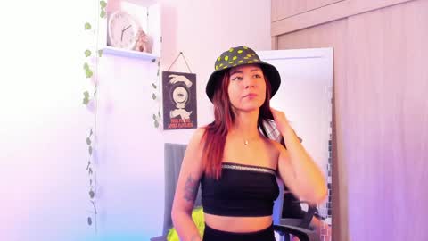 Snapshot of kimmcarter chatting on December 2024 03:03:01 AM Kimm online show from December 2024 03:03:01 AM