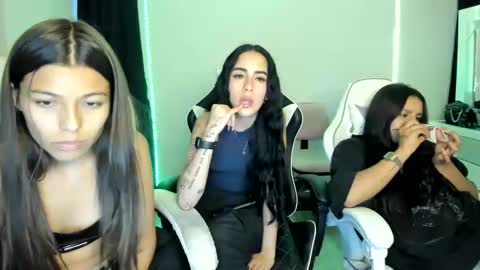 kimmi online show from February 2025 11:15:01 PM