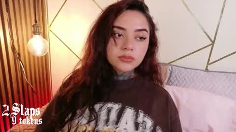 Snapshot of kimmi_kim chatting on January 2026 03:21:01 AM online show from January 2026 03:21:01 AM