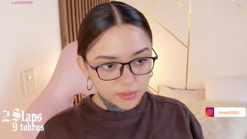 Snapshot of kimmi_kim chatting on February 2026 12:00:01 PM online show from February 2026 12:00:01 PM