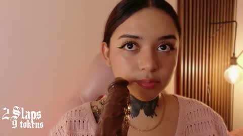 Snapshot of kimmi_kim chatting on March 2026 12:11:01 PM online show from March 2026 12:11:01 PM