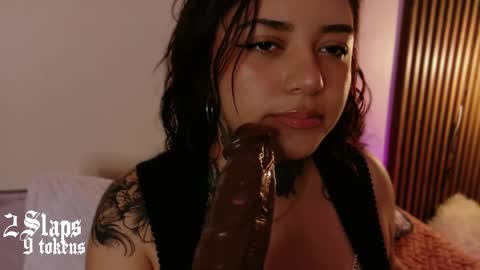 Snapshot of kimmi_kim chatting on March 2026 12:16:02 PM online show from March 2026 12:16:02 PM