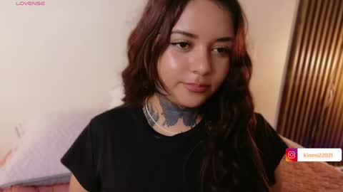 Snapshot of kimmi_kim chatting on April 2026 02:52:02 PM online show from April 2026 02:52:02 PM