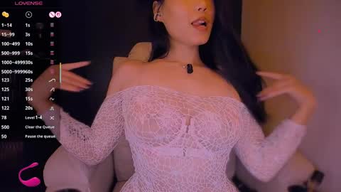 Snapshot of kimmy_chi chatting on March 2026 06:08:01 PM Lo online show from March 2026 06:08:01 PM