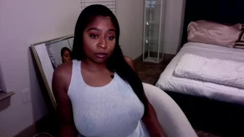 Snapshot of kimmyluxx chatting on February 2025 02:28:01 AM kimmyluxx online show from February 2025 02:28:01 AM