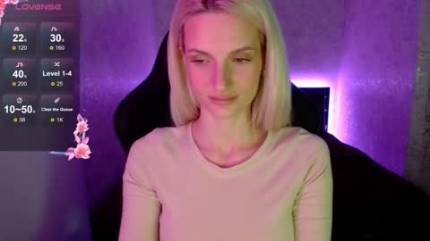 Snapshot of kimmysnowelite chatting on October 2025 04:15:01 AM KimmySnow online show from October 2025 04:15:01 AM