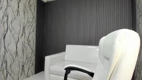 kimsy_ online show from November 2025 06:12:01 AM