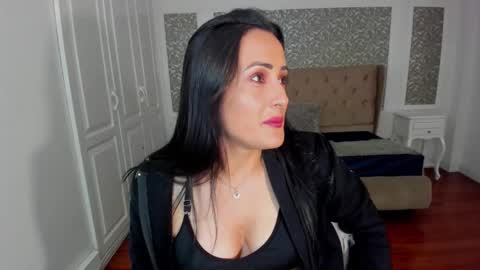 Kim online show from September 2025 08:14:01 PM