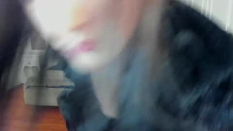 Kim online show from October 2025 07:54:02 PM