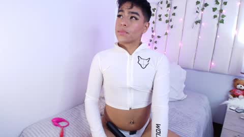 king  help me reach 100 likes online show from January 2025 01:59:02 AM