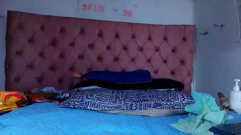 Bella online show from September 2025 03:11:01 AM