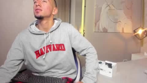 King Dante  online show from December 2024 10:51:01 PM