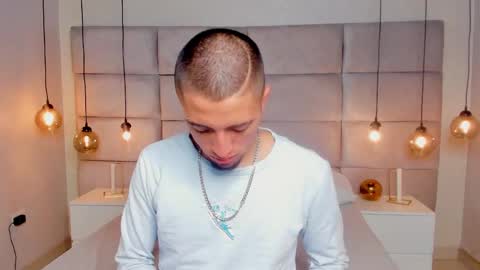 King Dante  online show from December 2024 11:18:01 PM