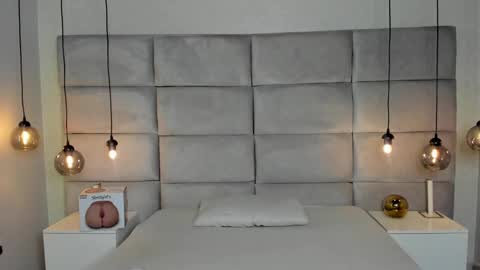 King Dante  online show from February 2025 09:09:01 PM