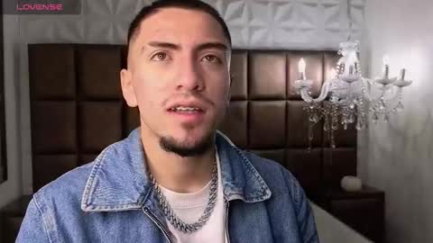 King Dante  online show from October 2025 12:39:02 PM