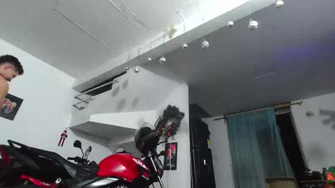 king_russo online show from December 2025 02:39:01 AM